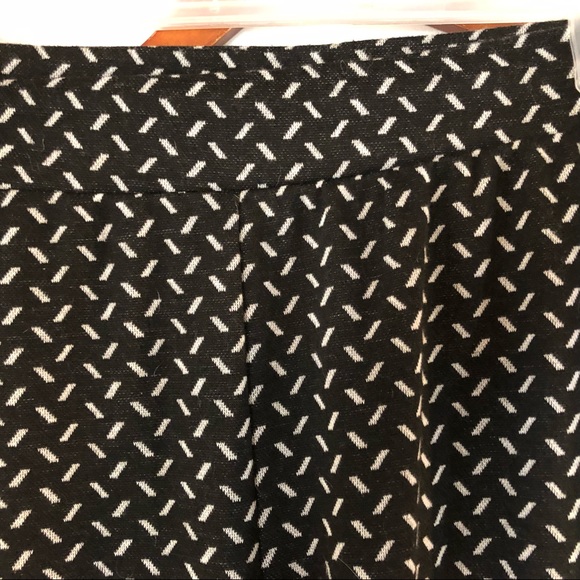 BCBG Capri pull up stretch pants - Picture 4 of 5